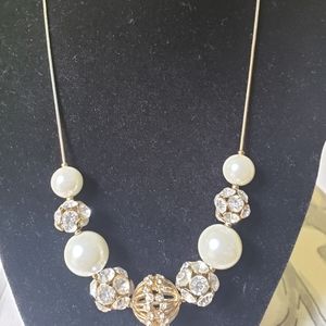 Peals & Crystal Necklace